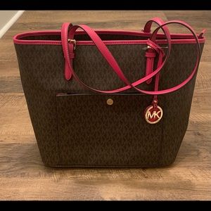 New Michael Kors jet set large snap pocket tote